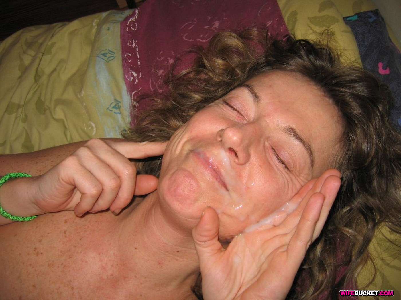 Cum On Unsuspecting Girl
