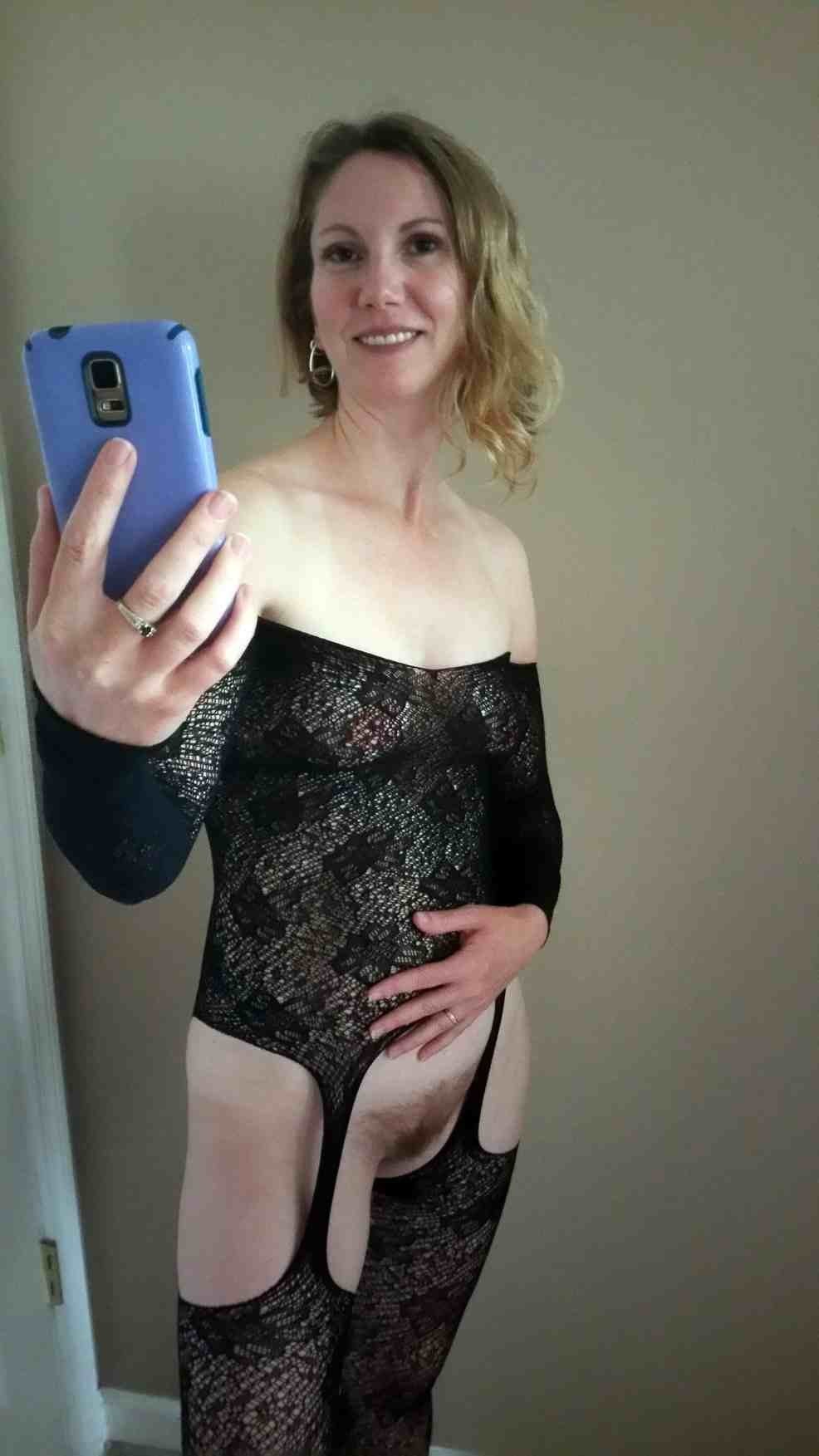 mature bbw in underwear selfie