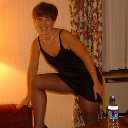 Nude MILFs and naked wives