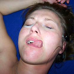 Hot amateur orgy at the hot tub