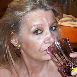 Homemade sex pics from this real mature wife
