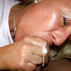Mature slut gives deepthroat blowjob
