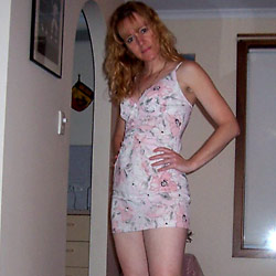 Nude MILFs and naked wives