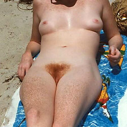 Nude MILFs and naked wives