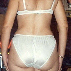 Hot MILF wife naked on camera