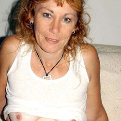 Mature slut gives deepthroat blowjob