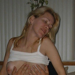 Cuck MILF loves big black cocks