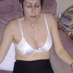 Sex photos of nude wives and amateur MILFs