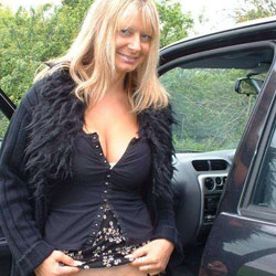 Sex photos of nude wives and amateur MILFs