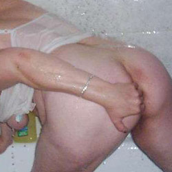 Nude MILFs and naked wives
