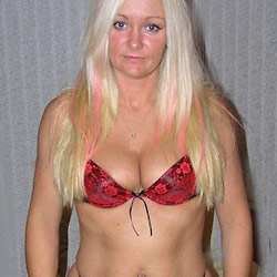 Amateur bride fucked on the honeymoon