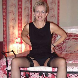 Sex photos of nude wives and amateur MILFs
