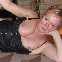 Hot MILF wife naked on camera