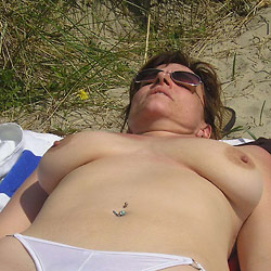 Hot MILF wife naked on camera