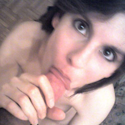 Mature slut gives deepthroat blowjob