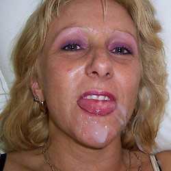 Nude MILFs and naked wives
