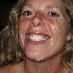 Mature slut gives deepthroat blowjob