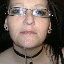 Mature slut gives deepthroat blowjob