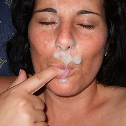 Mature slut gives deepthroat blowjob
