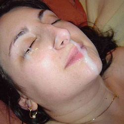 Nude MILFs and naked wives