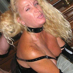 Cuck MILF loves big black cocks