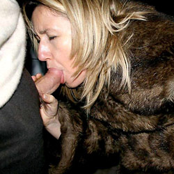 Nude MILFs and naked wives