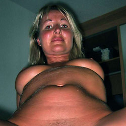 Cuck MILF loves big black cocks