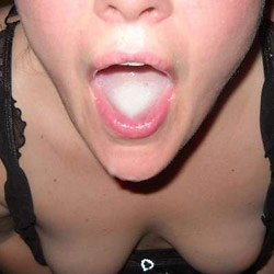 Mature slut gives deepthroat blowjob