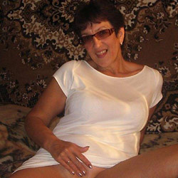 Swinger mom fucked in an orgy