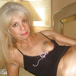 Homemade sex pics from this real mature wife