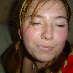 Mature slut gives deepthroat blowjob
