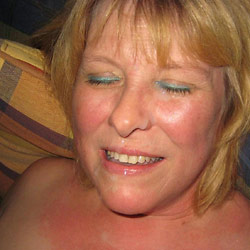 Sex photos of nude wives and amateur MILFs