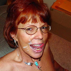 Mature slut gives deepthroat blowjob