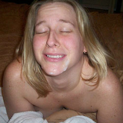 Mature slut gives deepthroat blowjob