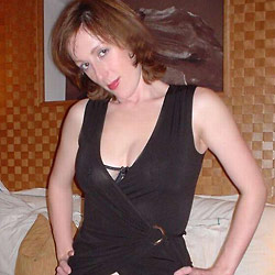 Mature slut gives deepthroat blowjob