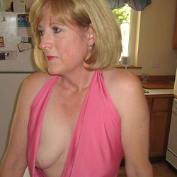 Download amateur sex pics and videos at WifeBucket