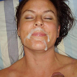 Nude pics of amateur wives and MILFs