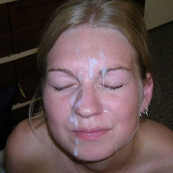 Nude pics of amateur wives and MILFs