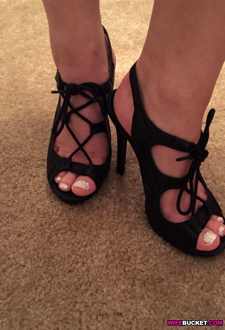 WifeBucket Hot nudes from a real British wife image